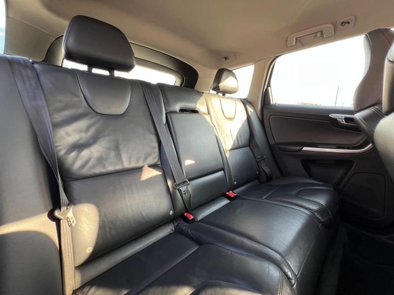 Volvo XC60 2.0 T5 Dyna - foto 11