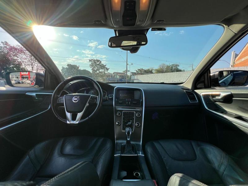 Volvo XC60 2.0 T5 Dyna - foto 13