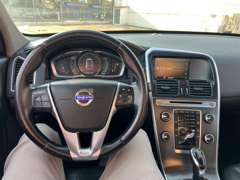 Volvo XC60 2.0 T5 Dyna - foto 5