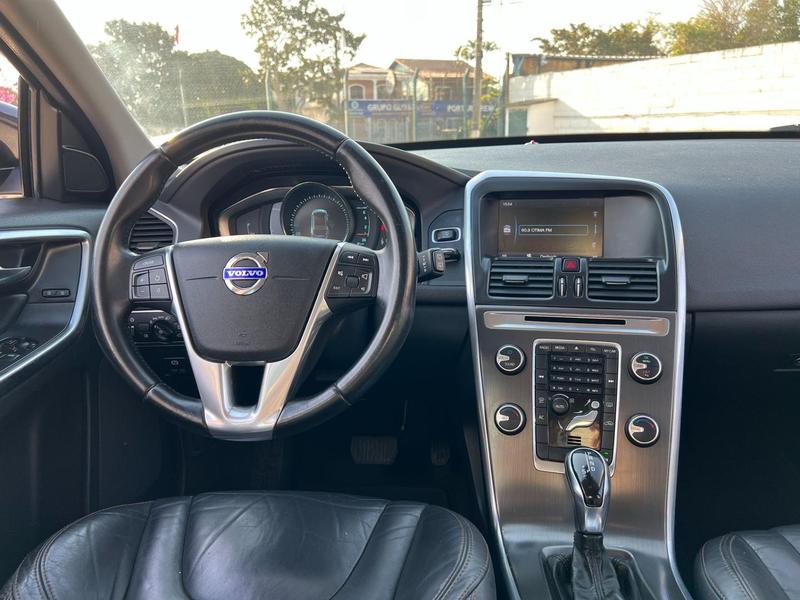 Volvo XC60 2.0 T5 Dyna - foto 12