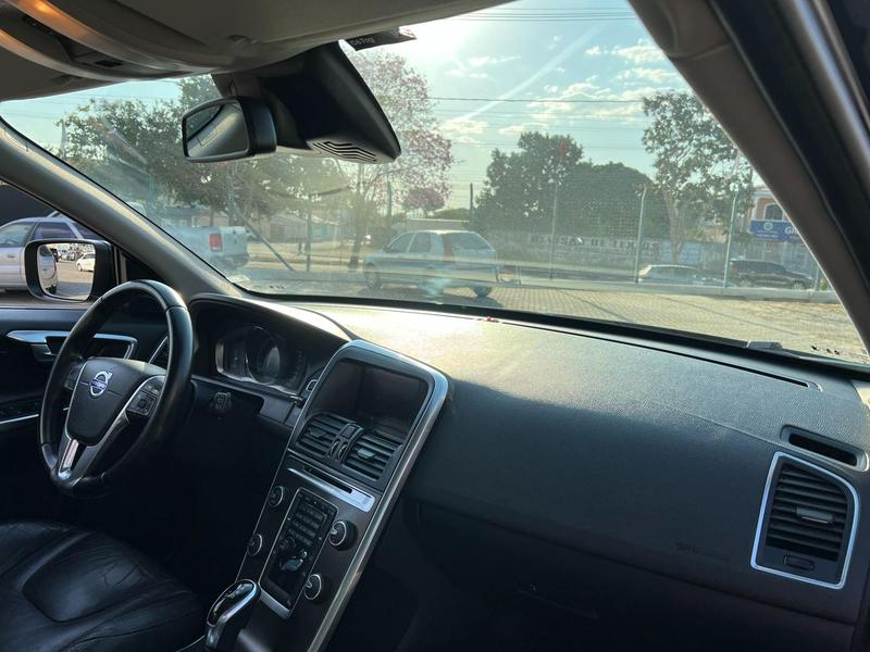Volvo XC60 2.0 T5 Dyna - foto 10