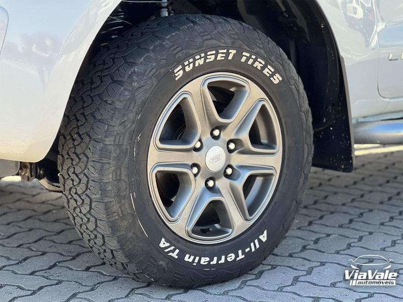 Mitsubishi Outlander 2.0 - foto 13