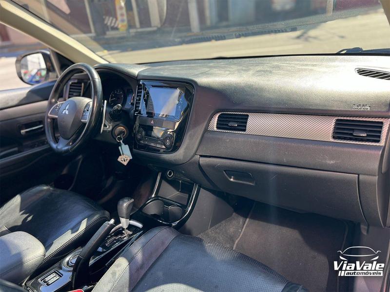 Mitsubishi Outlander 2.0 - foto 10