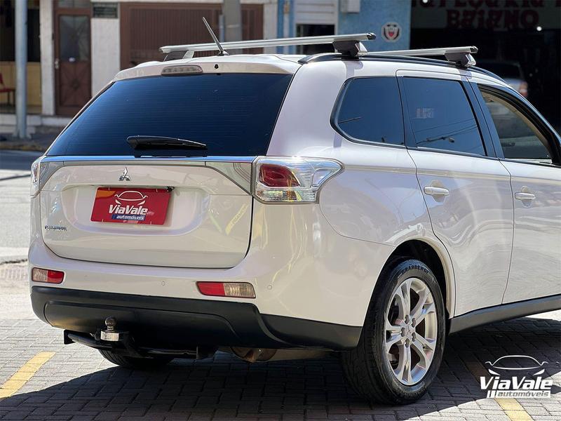 Mitsubishi Outlander 2.0 - foto 5