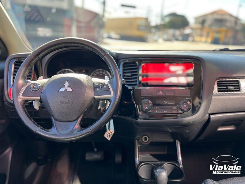 Mitsubishi Outlander 2.0 - foto 11