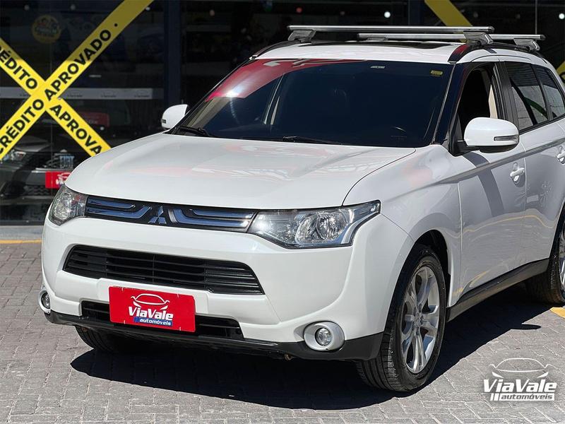 Mitsubishi Outlander 2.0 - foto 2