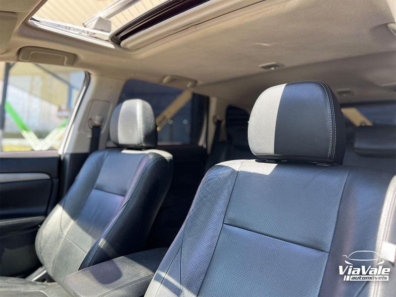 Mitsubishi Outlander 2.0 - foto 6