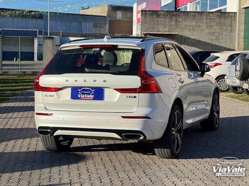Volvo XC60 T8 R Design - foto 4