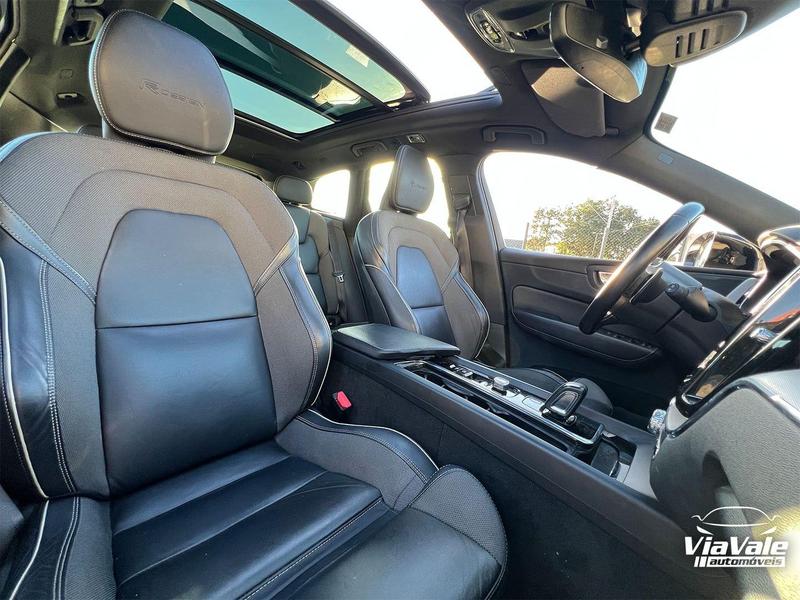 Volvo XC60 T8 R Design - foto 9