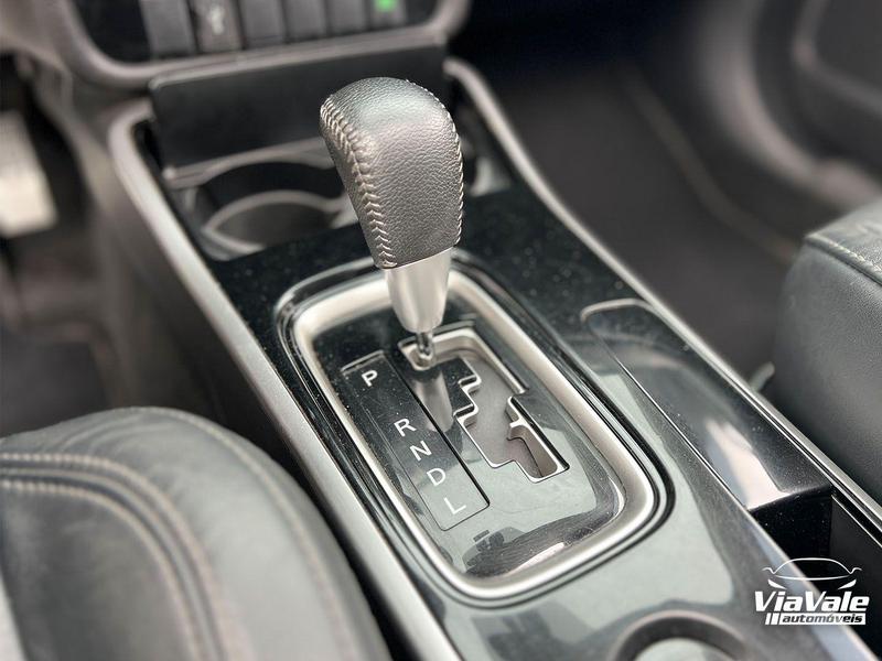 Mitsubishi Outlander 2.0 Hpe - foto 8