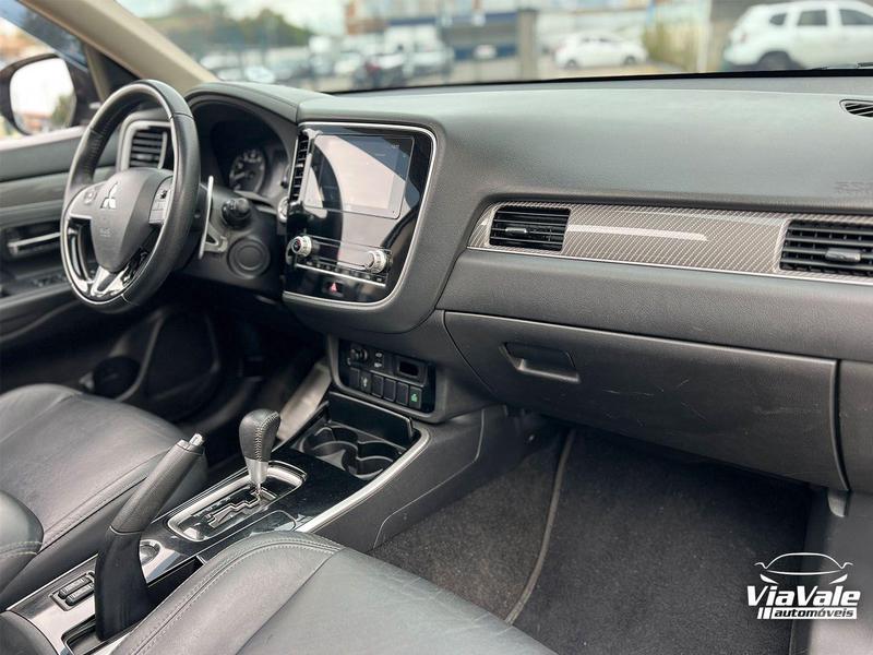Mitsubishi Outlander 2.0 Hpe - foto 9