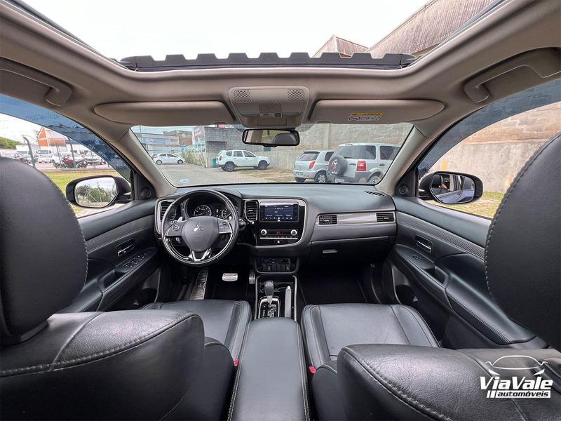 Mitsubishi Outlander 2.0 Hpe - foto 14