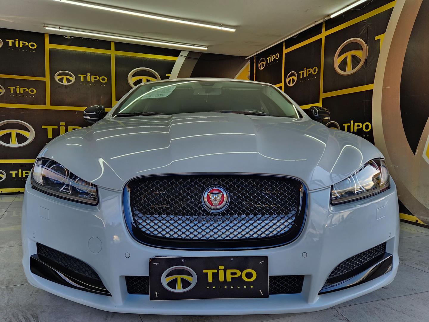 JAGUAR XF 2.0 PLUXURY