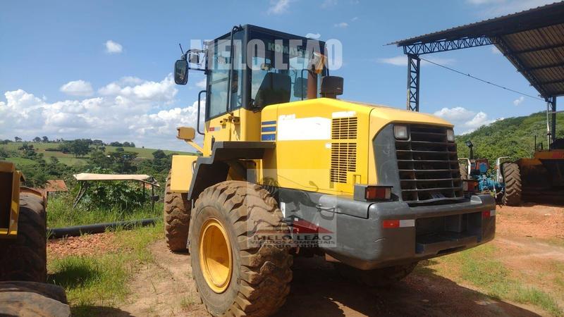 Komatsu P� CARREGADEIRA WA200