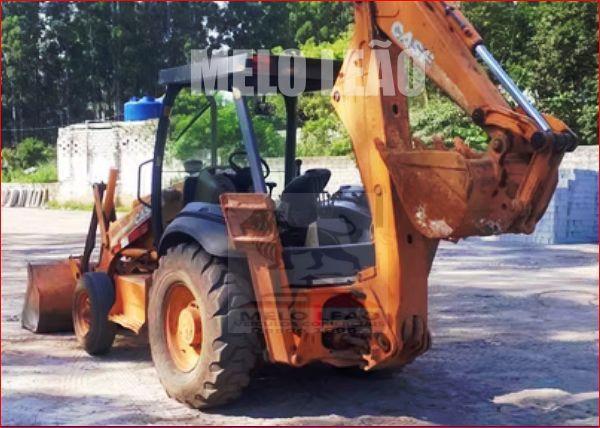 CASE RETROESCAVADEIRA 580M 4X2