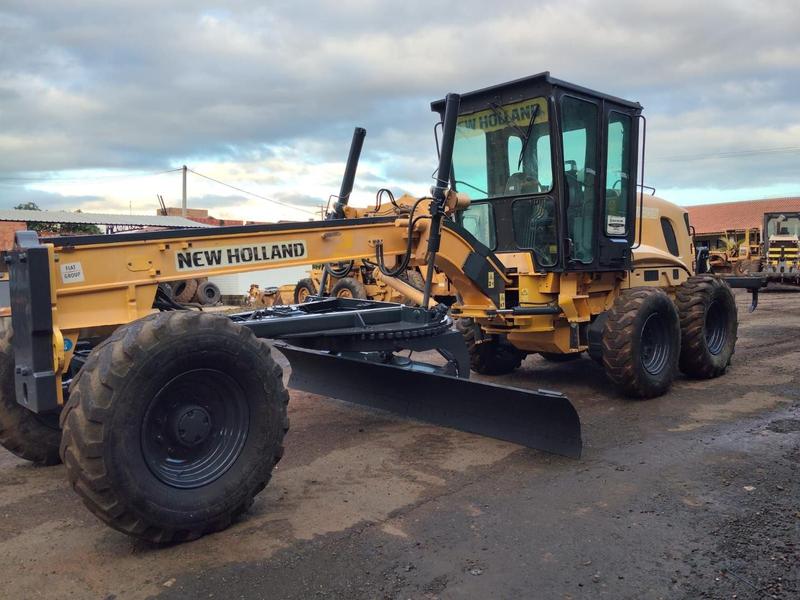 NEW HOLLAND MOTONIVELADORA PATROL RG 140B