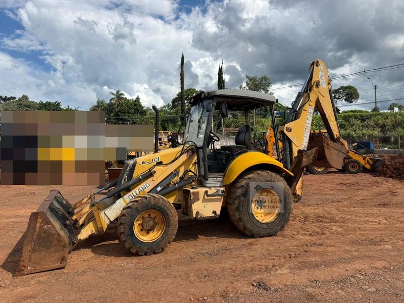 NEW HOLLAND RETROESCAVADEIRA LB90