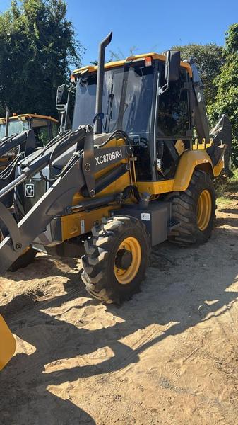 XCMG RETROESCAVADEIRA XC870BRI