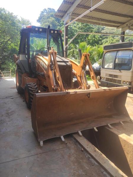 CASE RETROESCAVADEIRA 580N 4X4
