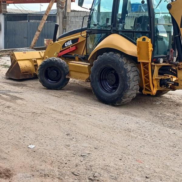 CATERPILLAR RETROESCAVADEIRA 416E