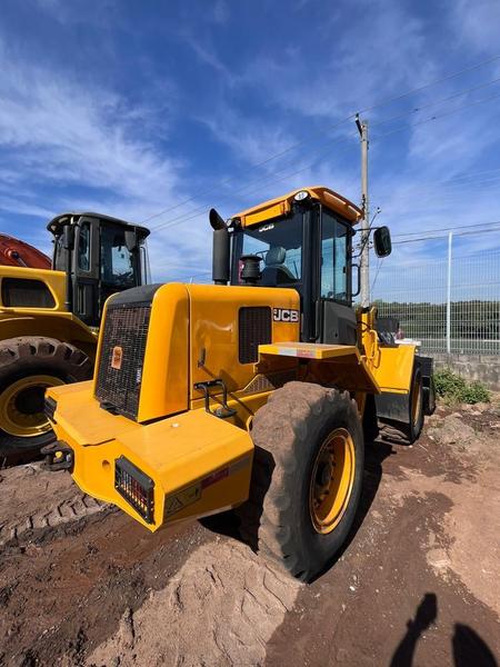 JCB P� CARREGADEIRA 422ZX