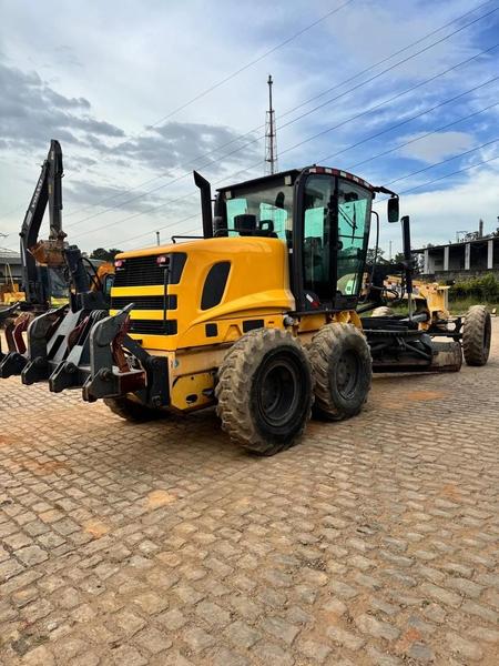 NEW HOLLAND MOTONIVELADORA PATROL RG170B