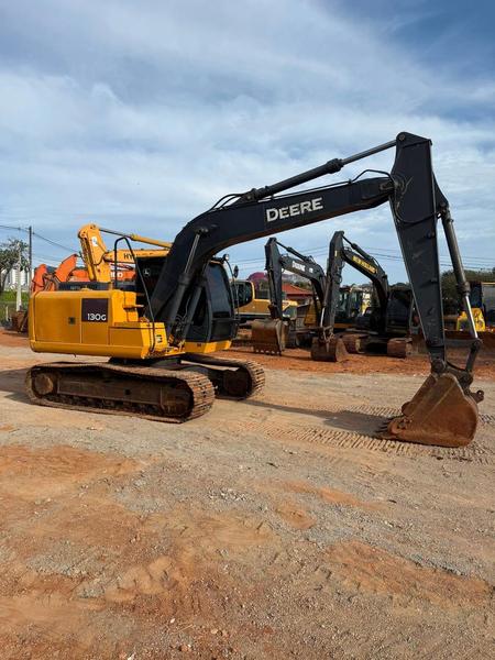 JOHN DEERE ESCAVADEIRA DE ESTEIRA 130G