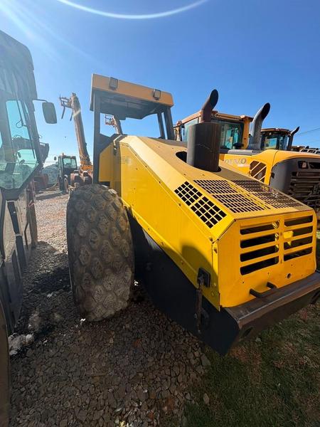 BOMAG ROLO COMPACTADOR BW211 D40