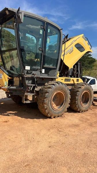 NEW HOLLAND MOTONIVELADORA PATROL RG170B
