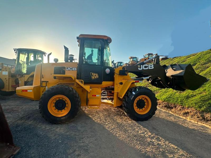 JCB P� CARREGADEIRA 422ZX