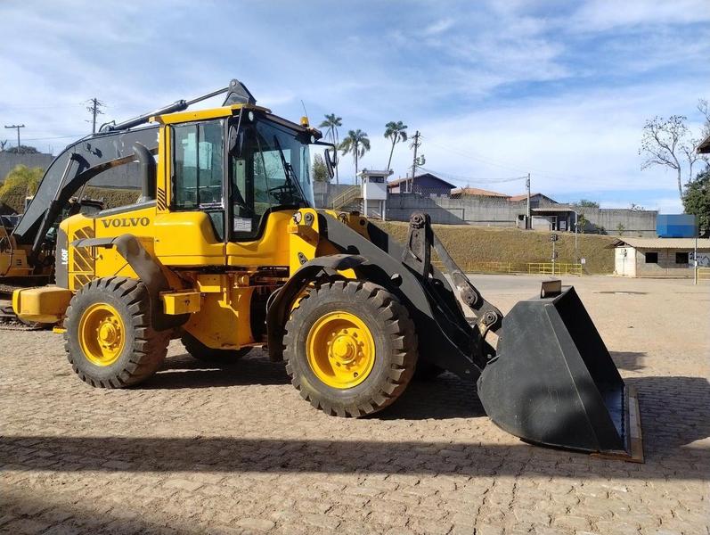 VOLVO L60F PA CARREGADEIRA