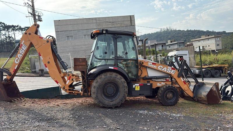 CASE RETROESCAVADEIRA 580N