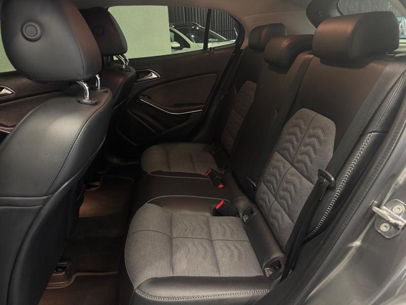 Mercedes-Benz Classe GLA Style 1.6 Tb 16V Flex Aut. - foto 14