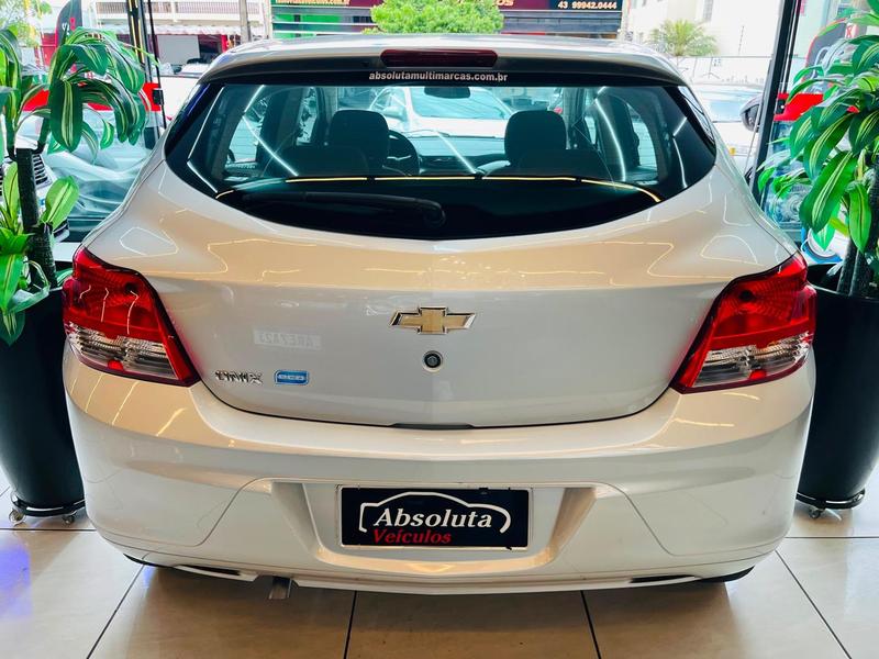 Chevrolet Onix Hatch LT 1.0 8V Flexpower 5P Mec. - foto 3
