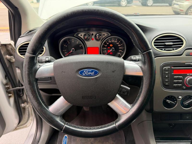 Ford Focus Sedan 1.6 1.6 Flex 8V 16V 4P Mec. - foto 14
