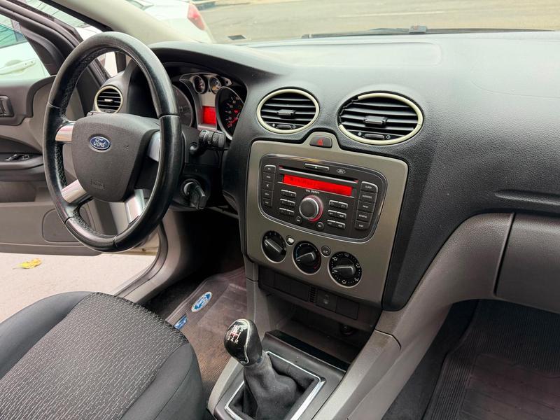 Ford Focus Sedan 1.6 1.6 Flex 8V 16V 4P Mec. - foto 16