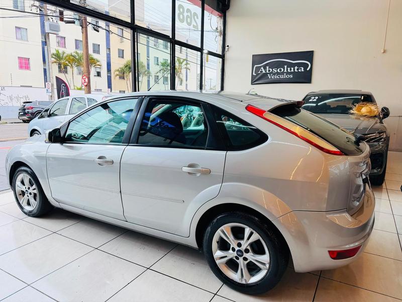 Ford Focus Sedan 1.6 1.6 Flex 8V 16V 4P Mec. - foto 8