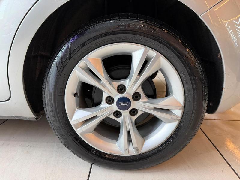 Ford Focus Sedan 1.6 1.6 Flex 8V 16V 4P Mec. - foto 9