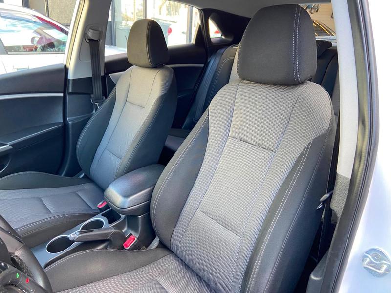 Hyundai i30 1.8 - foto 11