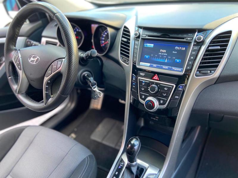 Hyundai i30 1.8 - foto 17