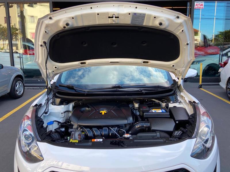 Hyundai i30 1.8 - foto 20