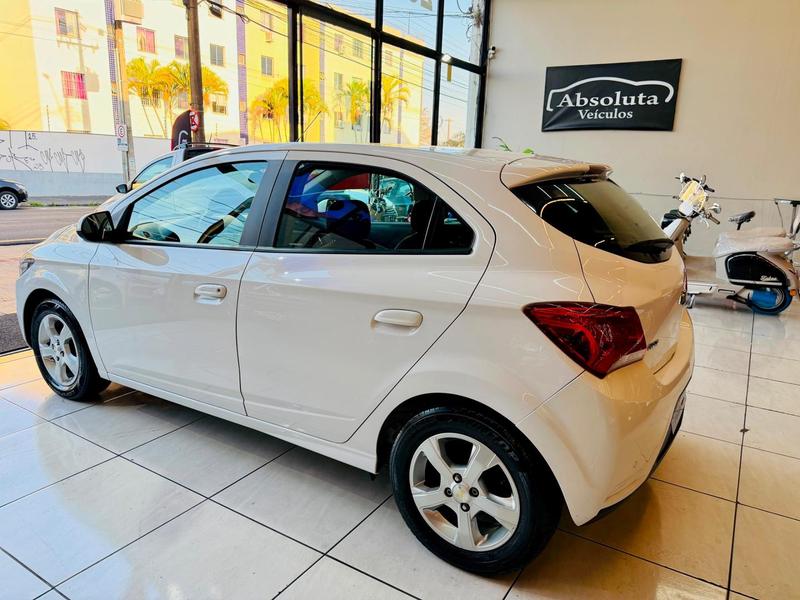 Chevrolet Onix 14at LT - foto 8