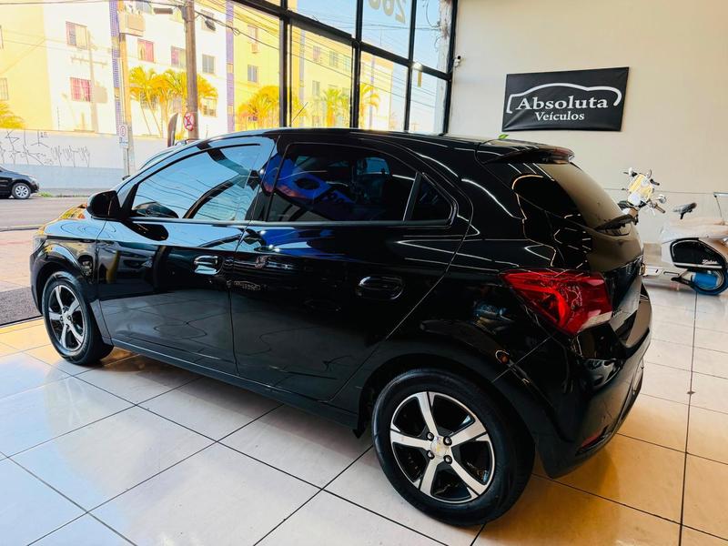 Chevrolet Onix 14mt LTZ - foto 8
