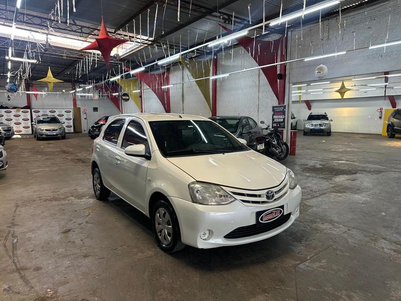 Toyota Etios 2017 à venda