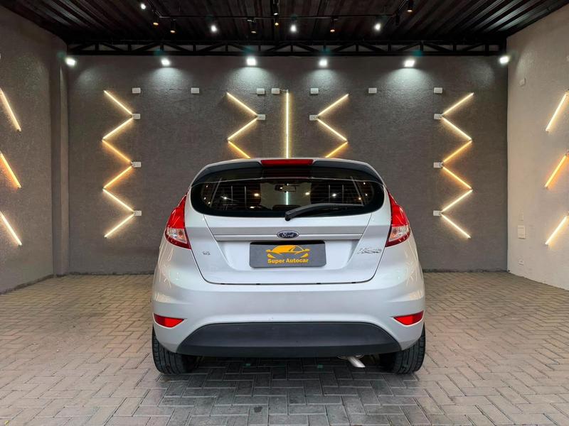Ford Fiesta 16se - foto 6