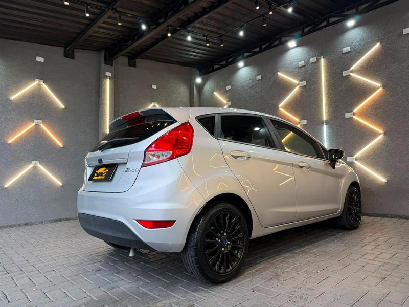 Ford Fiesta 16se - foto 5