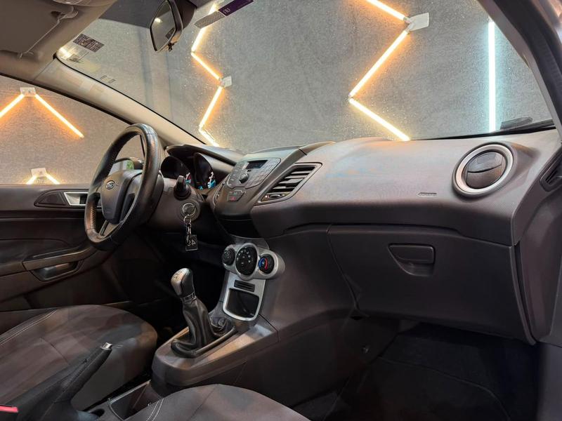 Ford Fiesta 16se - foto 15