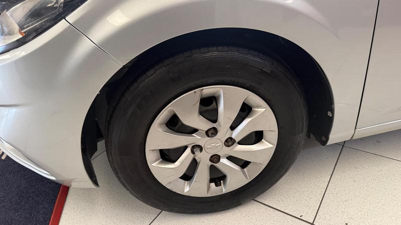 Chevrolet Onix 1.0 LT 8V Flex 4P Manual - foto 8
