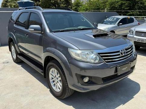 TOYOTA HILUXSW4 SRV4X4