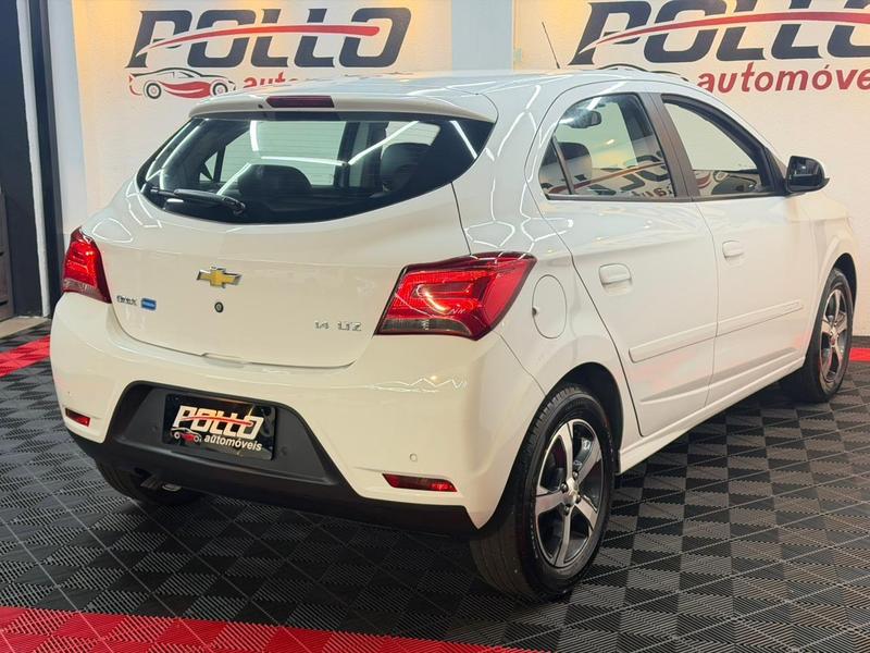 Chevrolet Onix Hatch LT 1.0 8V Flexpower 5P Mec. - foto 4